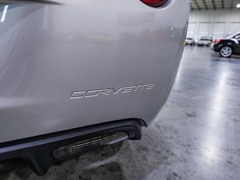 Used 2005 Chevrolet Corvette Convertible w/ Preferred Equipment Group RWD image 36