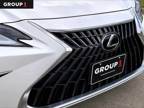 Used 2025 Lexus ES 350 w/ Premium Package image 26