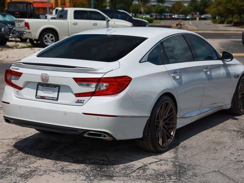 Used 2018 Honda Accord Touring image 14