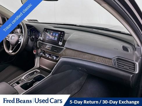 Used 2018 Honda Accord EX image 21