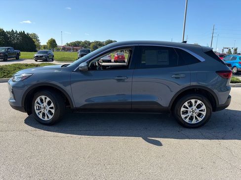 Used 2023 Ford Escape Active w/ Tech Pack #2 AWD/4WD image 4