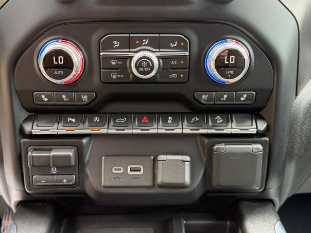 Used 2019 GMC Sierra 1500 AT4 w/ AT4 Premium Package AWD/4WD image 32