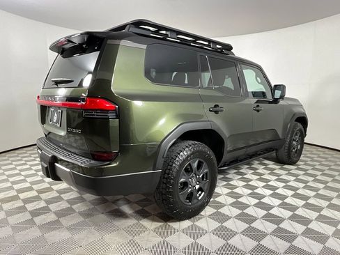 Used 2024 Lexus GX 550 image 4