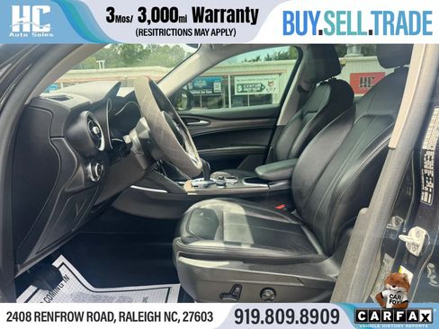 Used 2020 Alfa Romeo Stelvio Ti w/ Active Blind Spot Package AWD/4WD image 12