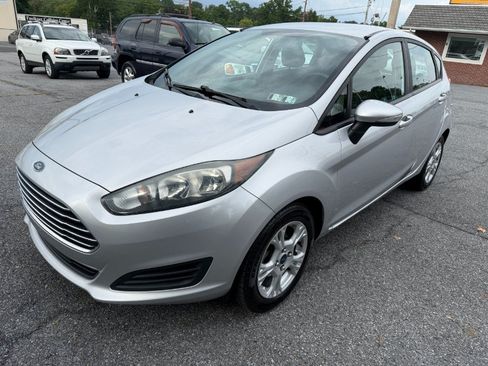 Used 2016 Ford Fiesta SE w/ Cold Weather Package FWD image 1