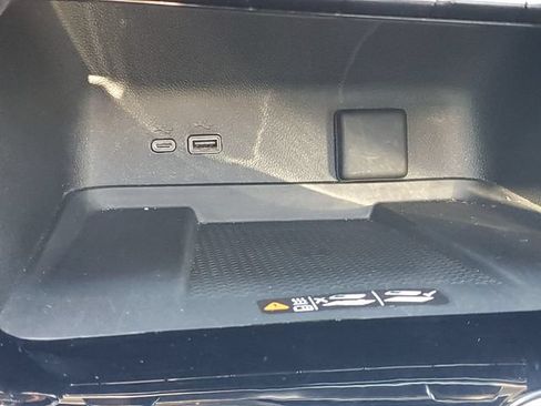 Certified 2024 Chevrolet Traverse RS AWD/4WD image 32