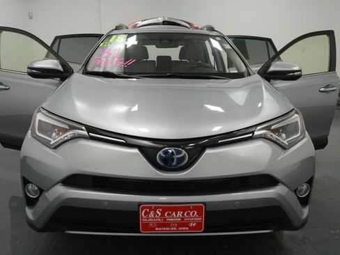 Used 2018 Toyota RAV4 Limited AWD/4WD image 30
