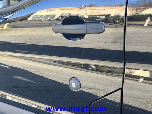 Used 2023 Ford Transit 350 XLT image 29