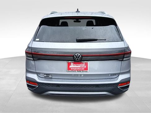 New 2025 Volkswagen Taos SE image 4