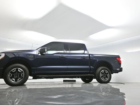 Used 2023 Ford F150 Lightning XLT AWD/4WD image 7