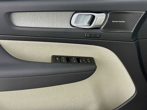New 2026 Volvo XC40 B5 Ultra w/ Climate Package image 16