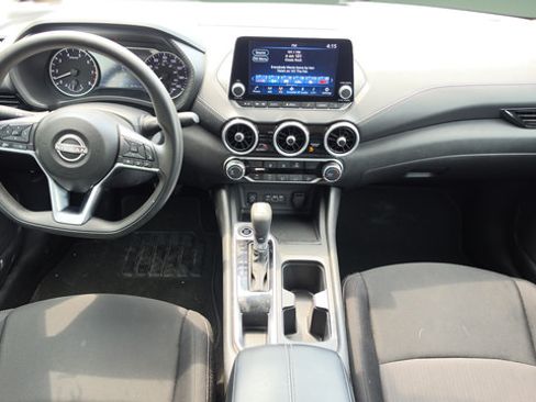 Used 2025 Nissan Sentra SV FWD image 7