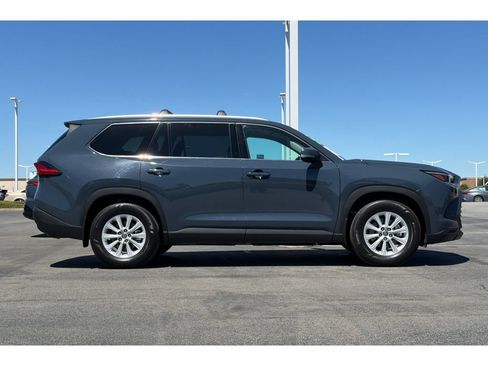 Used 2024 Toyota Grand Highlander AWD Hybrid image 3