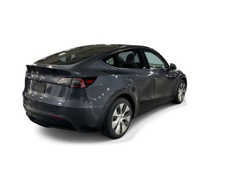 Certified 2023 Tesla Model Y Long Range AWD/4WD image 6