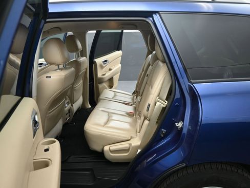 Used 2020 Nissan Pathfinder SL w/ Cargo Package image 32