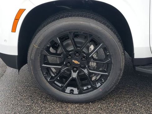 New 2026 Chevrolet Suburban LS AWD/4WD image 15