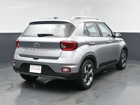 Used 2023 Hyundai Venue SEL image 22