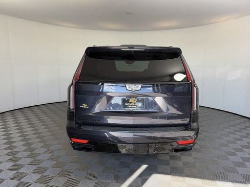 Used 2023 Cadillac Escalade Sport w/ LPO, ONYX Package AWD/4WD image 10