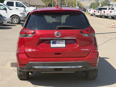 Used 2017 Nissan Rogue SV AWD/4WD image 5