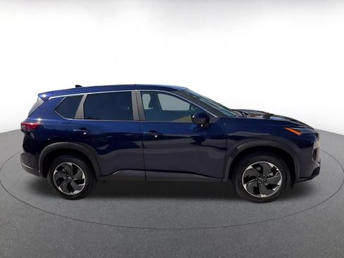 Used 2025 Nissan Rogue SV FWD image 16