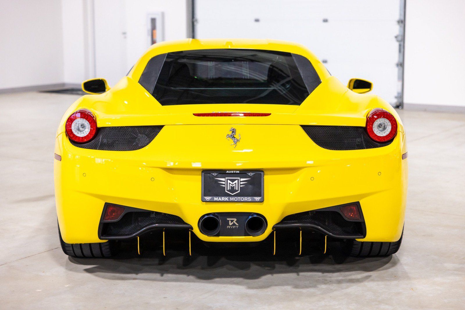 Used 2011 Ferrari 458 Italia Coupe RWD image 8