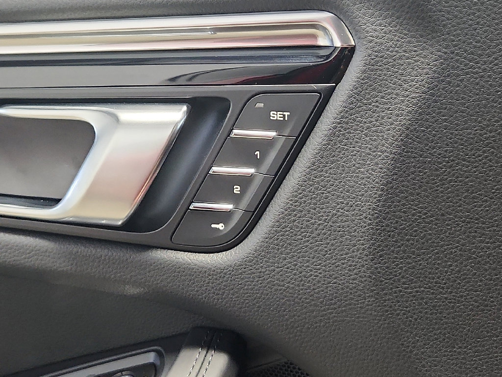 Certified 2026 Porsche Macan Turbo AWD/4WD image 24