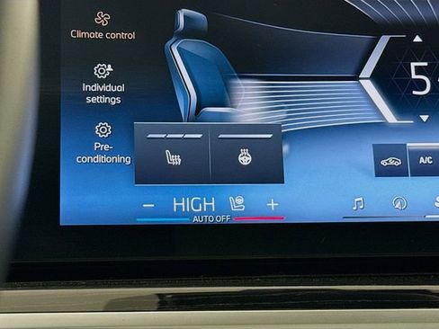 Used 2024 BMW X5 xDrive40i w/ M Sport Package image 21