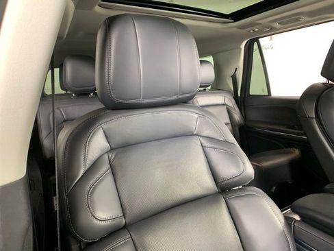 New 2025 Lincoln Navigator L Reserve image 26