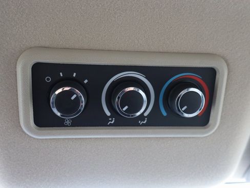 Used 2025 Chevrolet Express 3500 LS image 12