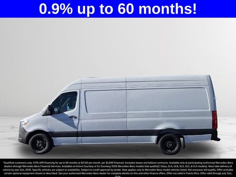 Used 2025 Mercedes-Benz Sprinter 2500 image 3