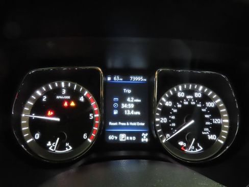Used 2019 Nissan Titan SV w/ SV Convenience Package AWD/4WD image 20