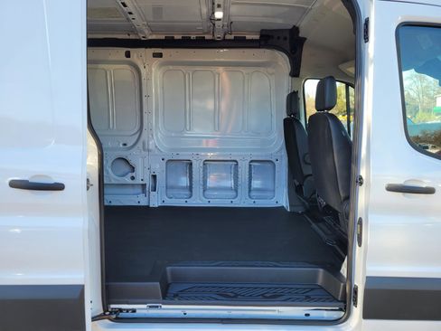 New 2025 Ford Transit 250 148 Medium Roof RWD image 10