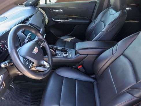 Used 2022 Cadillac XT4 Sport image 9