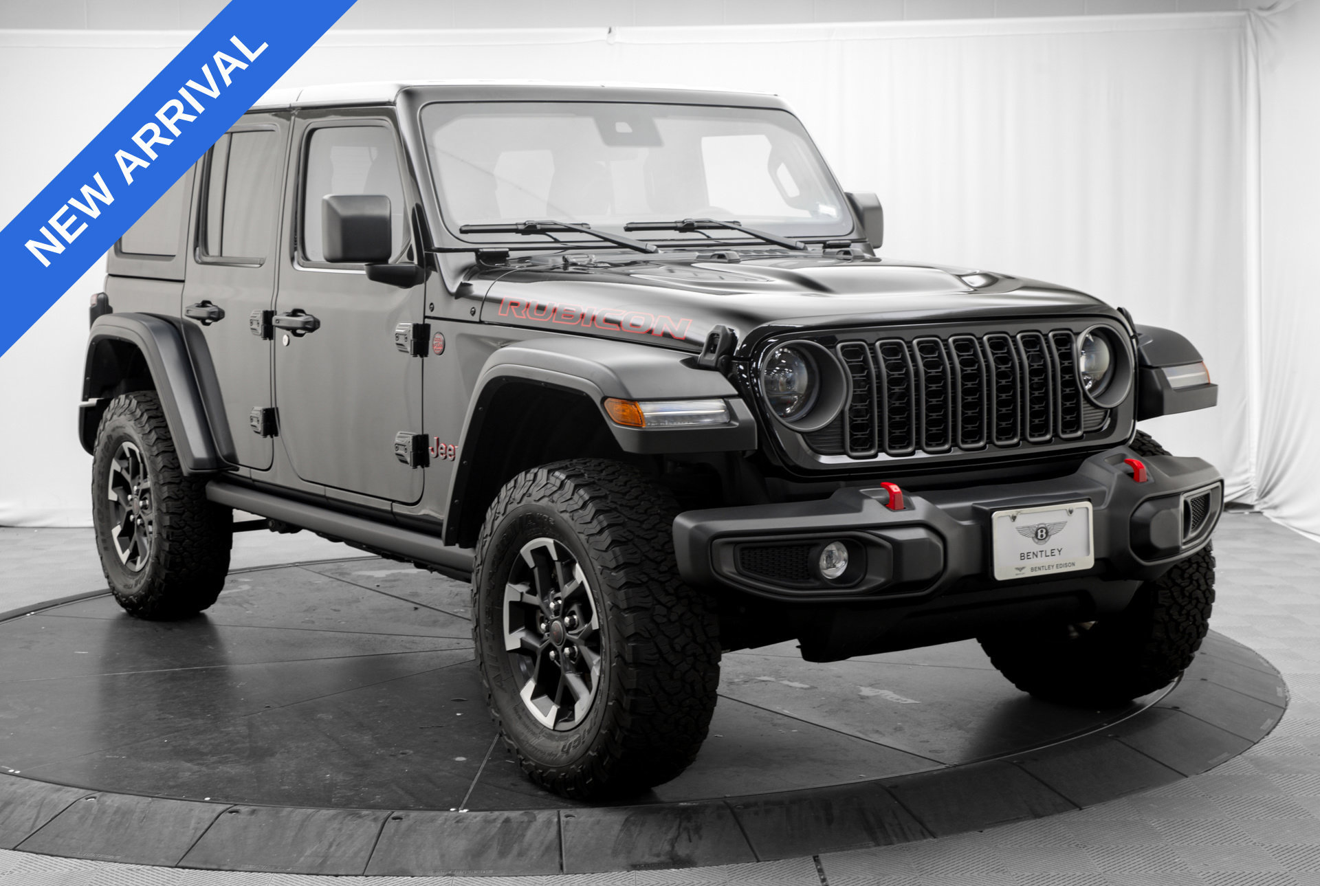 Used 2025 Jeep Wrangler Unlimited Rubicon AWD/4WD image 9