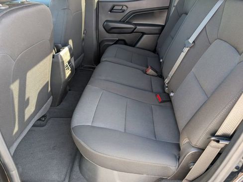 Used 2025 Chevrolet Colorado W/T RWD image 25