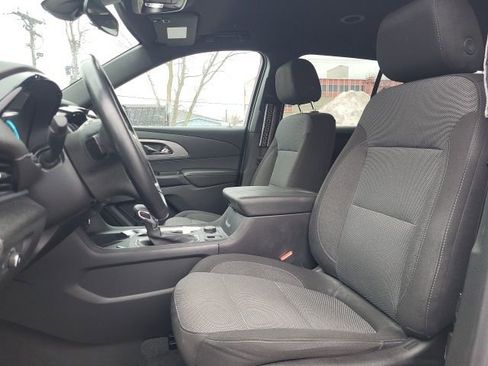 Used 2023 Chevrolet Traverse LT image 10