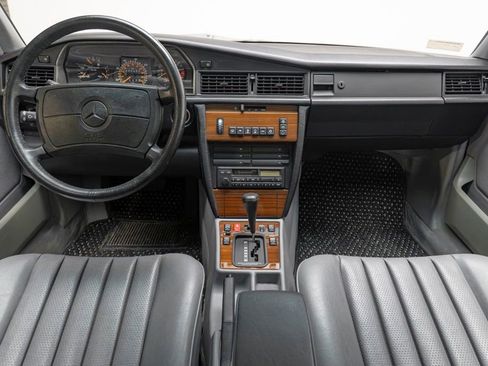 Used 1991 Mercedes-Benz 190 E 2.6 image 2