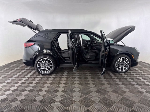 Used 2023 Chevrolet Blazer RS w/ Enhanced Convenience Package AWD/4WD image 13