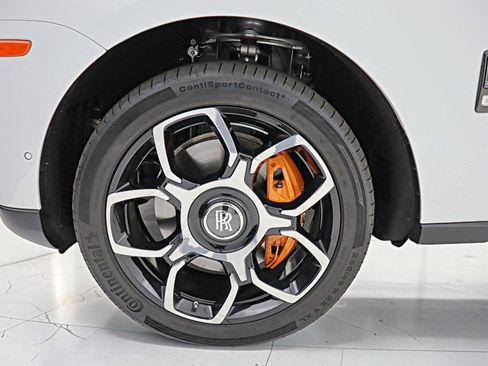 Used 2023 Rolls-Royce Cullinan Black Badge AWD/4WD image 47