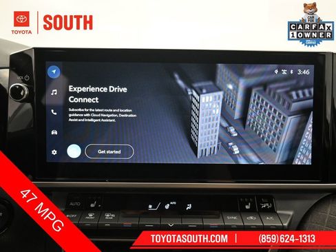 Used 2025 Toyota Camry XLE FWD image 13