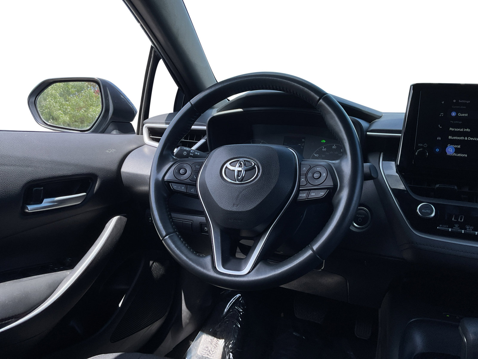 Used 2024 Toyota Corolla SE w/ SE Package FWD image 11