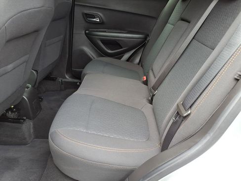 Certified 2022 Chevrolet Trax LS w/ Tint and Cruise Package image 13