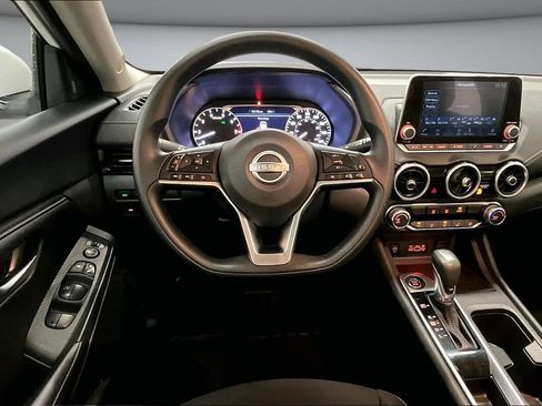 Used 2024 Nissan Sentra SV FWD image 8