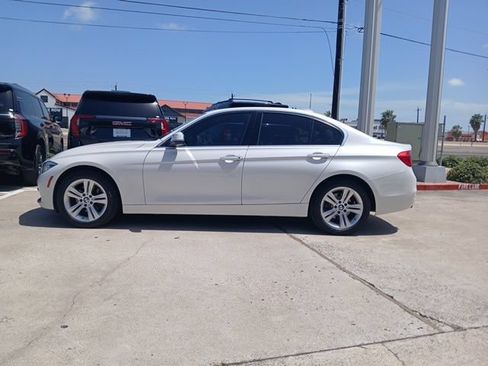 Used 2018 BMW 330i xDrive Sedan AWD/4WD image 6
