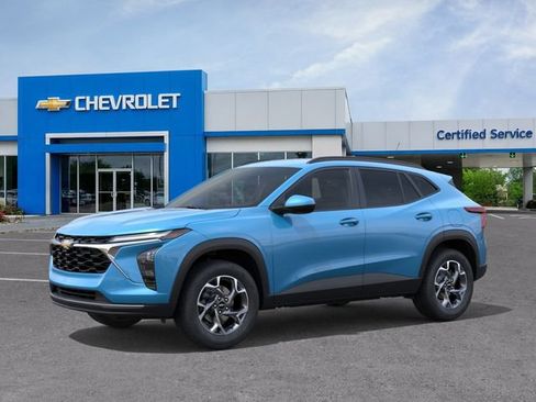 New 2026 Chevrolet Trax LT w/ Driver Confidence Package FWD image 2