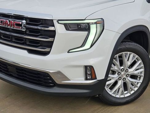Used 2024 GMC Acadia Elevation image 7