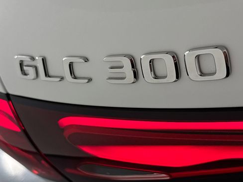 New 2026 Mercedes-Benz GLC 300 image 8