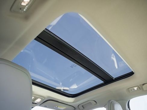 Certified 2023 Volvo S60 B5 Ultimate w/ Climate Package image 31