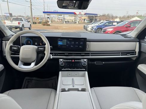 Used 2025 Hyundai Santa Fe SEL image 7