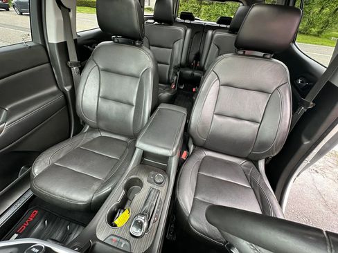 Used 2017 GMC Acadia SLT AWD/4WD image 14